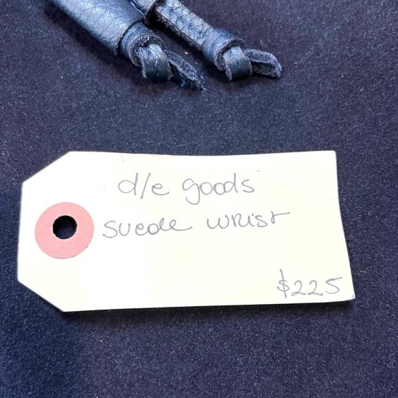 D/E GOODS SUEDE WRISTLET MINI BAG - Picture 4 of 6